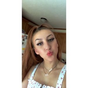 Meet your Posher, Claire